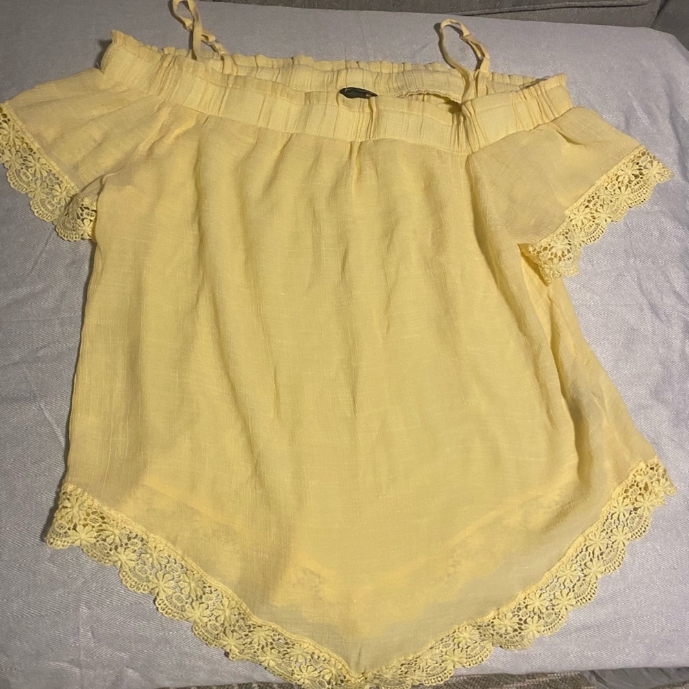 A. Byer Yellow Off-Shoulder Lace-Trim Tunic Top